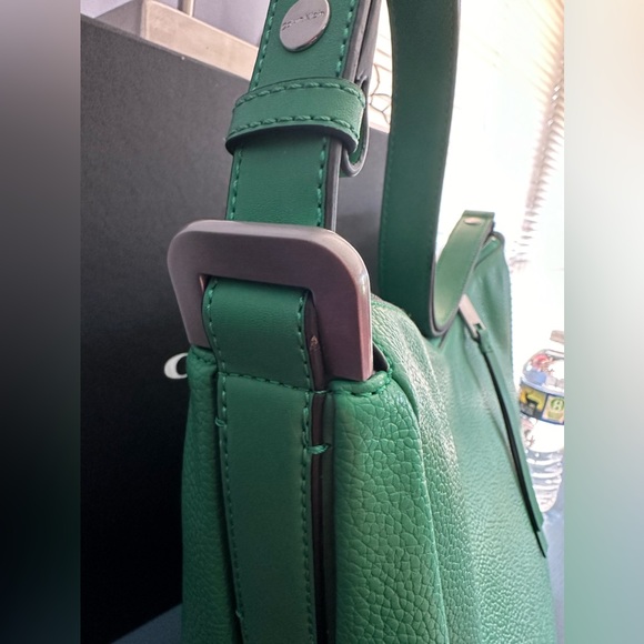 CALVIN KLEIN Beautiful Kelly Green shoulder bag 💚 - Picture 8 of 8